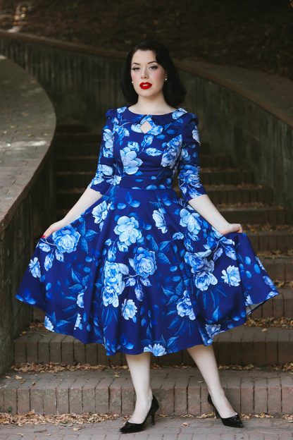 Blaues Swing-Kleid mit Blumenmuster